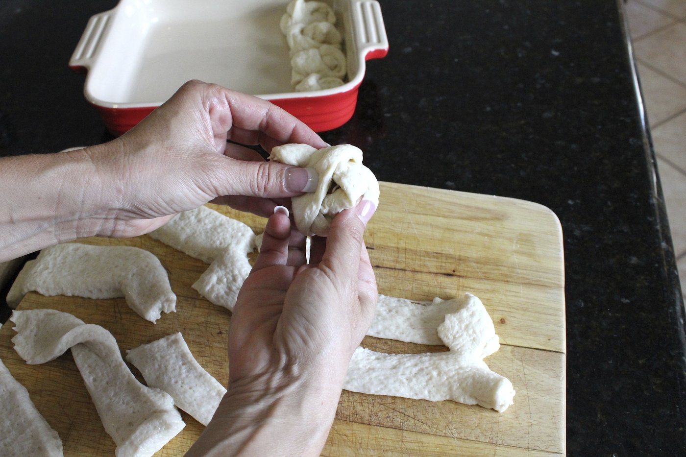 Cheesy Garlic Parmesan Knots (25 Minutes) - Image 2